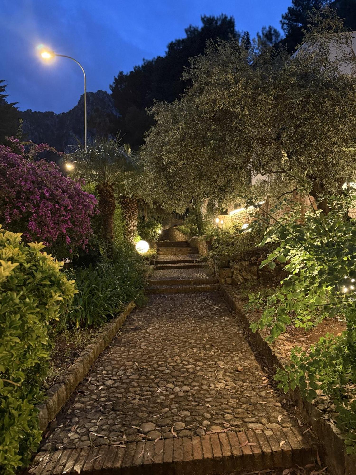 Villa Rubino Mondello - By Rentalbeb Italy Palermo Eksteriør bilde